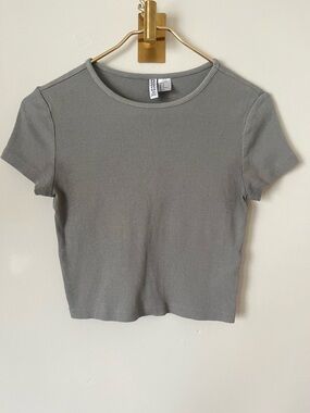 H&M Ribbed basic olive Crewneck Crop Top M